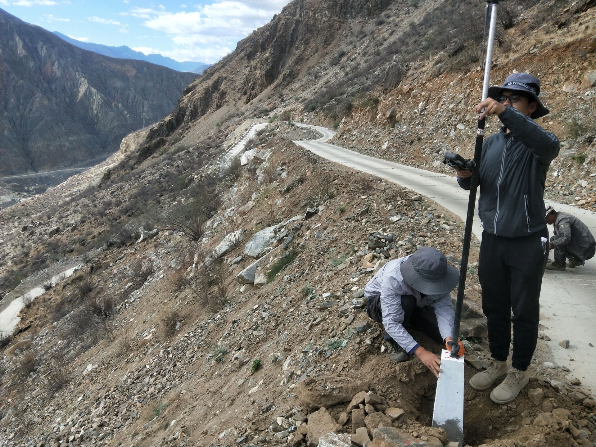 建筑物放線(xiàn)、驗(yàn)線(xiàn)